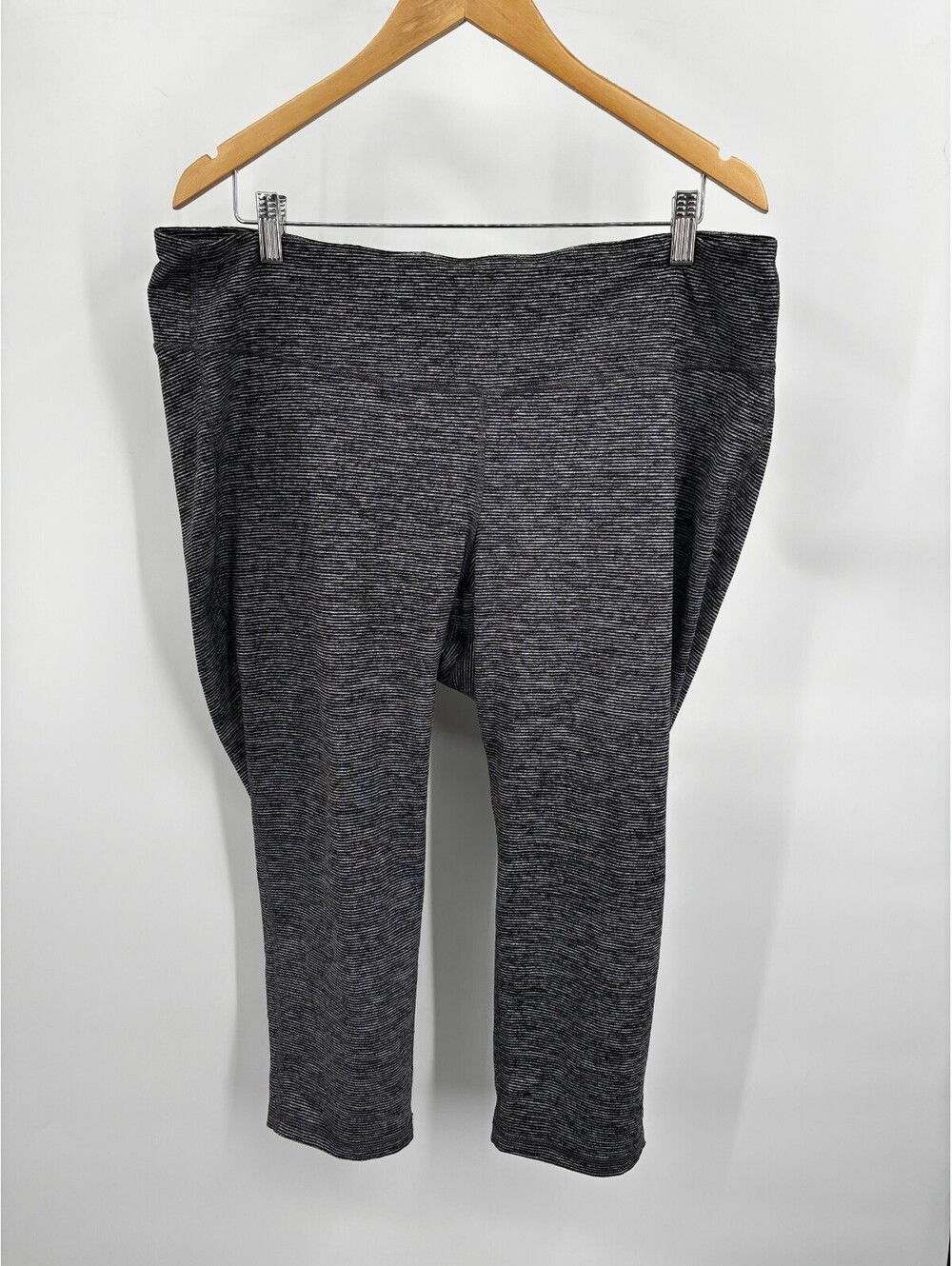 Old Navy Women Active Go-Dry Capri Leggings Gray Black Space Dye Fitted Size XXL